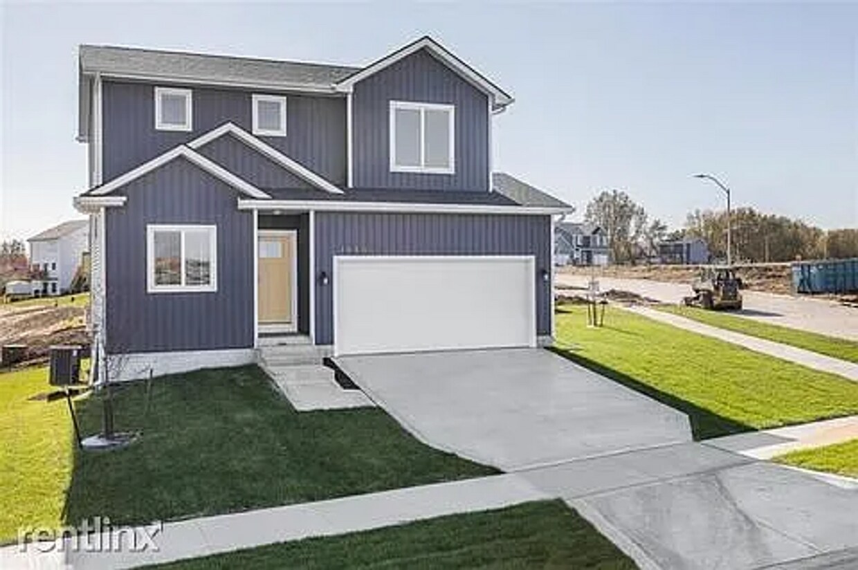 Primary Photo - Great 3 Bedroom Single-Family Home in Urba...