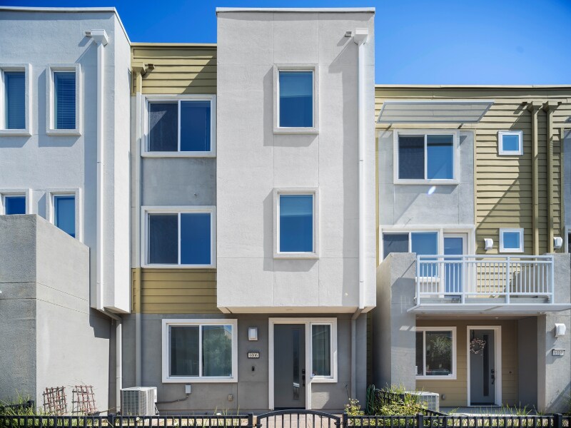 Foto principal - 6006 Charlotte Dr