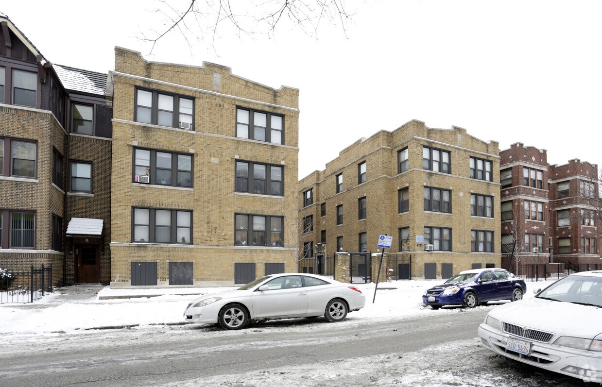 Primary Photo - 6806 S Ridgeland Ave