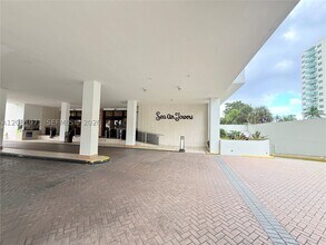 Building Photo - 3725 S Ocean Dr