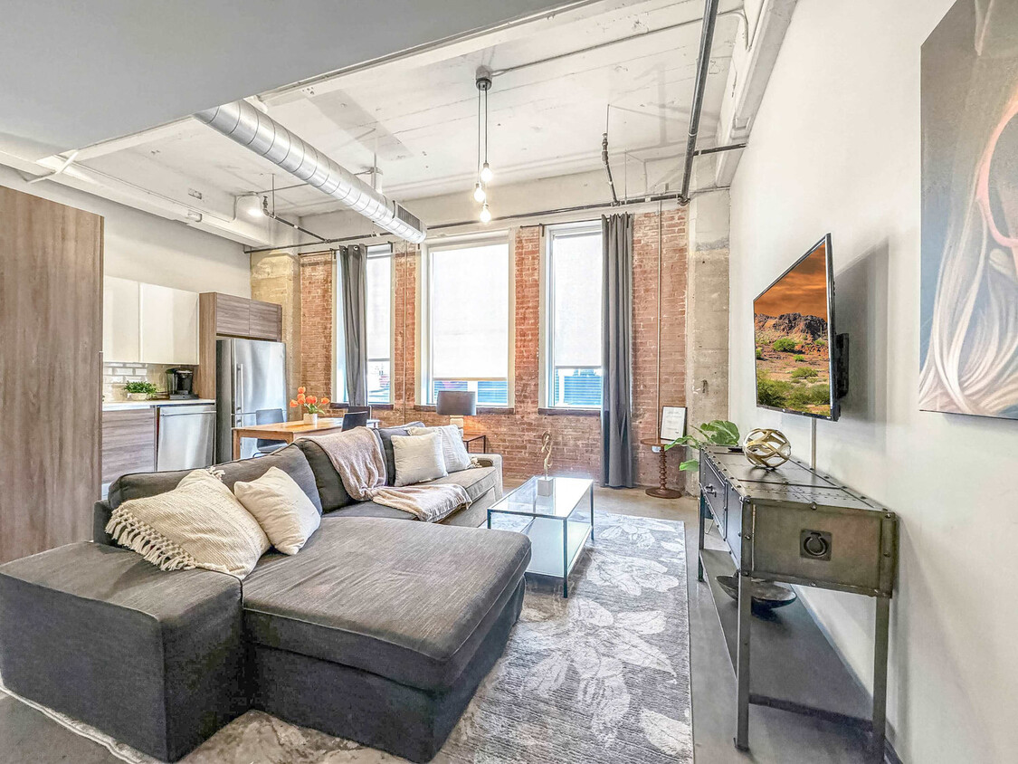 Foto principal - 555 Evergreen St