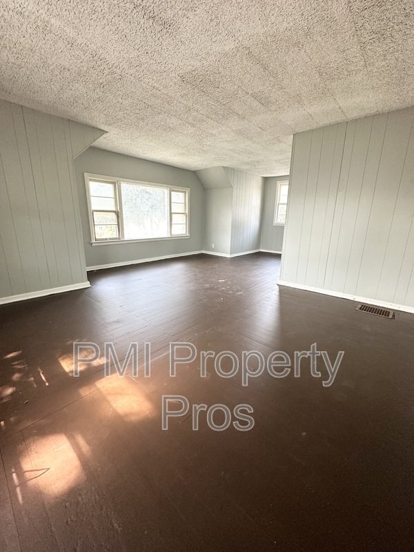 Foto del edificio - 4952 N 25th St