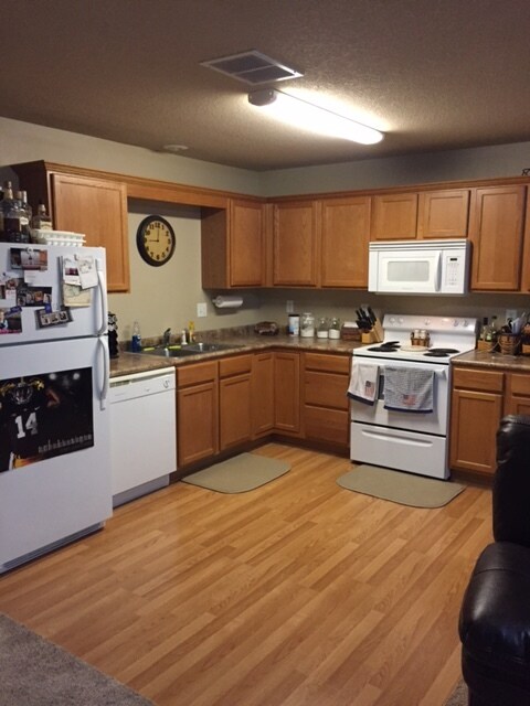 Cocina - 383 NE Sandalwood
