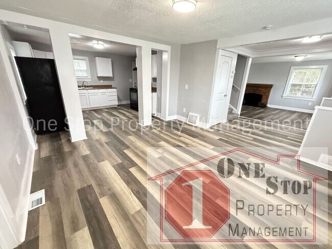 Foto del edificio - Beautiful 4 Bedroom 3 Bathroom Home in Kan...