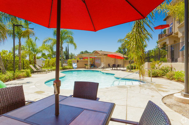 Pool Area - Sunset Rocklin Townhomes