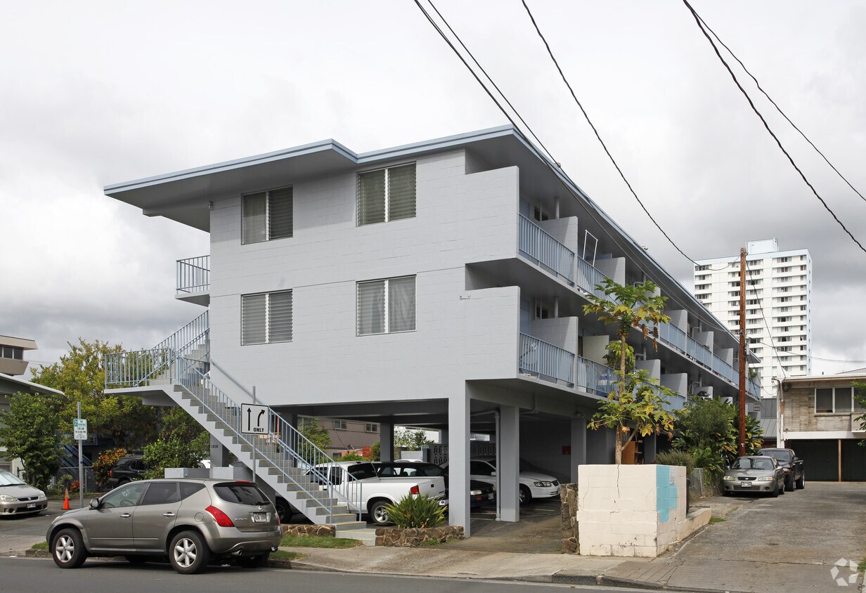 1,216 Young Street - 1216 Young St