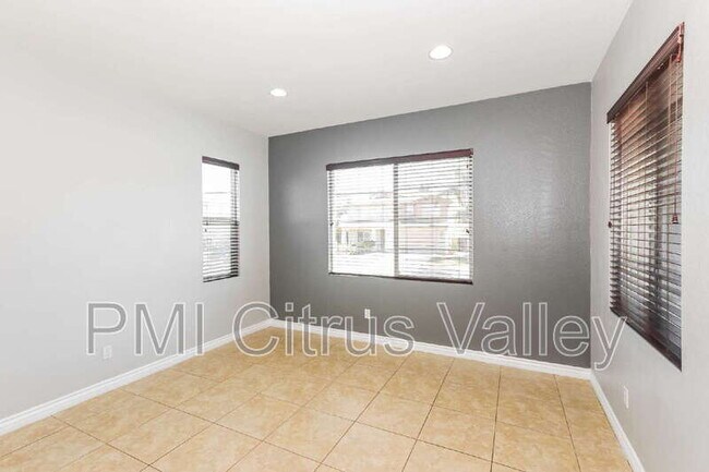 Foto del edificio - 28560 Sunridge Ct