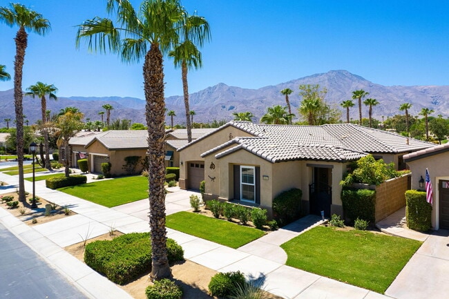 Foto del edificio - 60661 Juniper Ln
