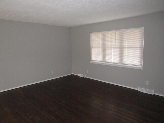 Building Photo - 2429 NE 38th Street