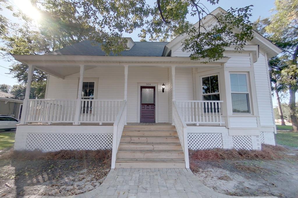 Primary Photo - 304 S Dawson St