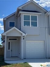 Building Photo - 1006 E Fannin St