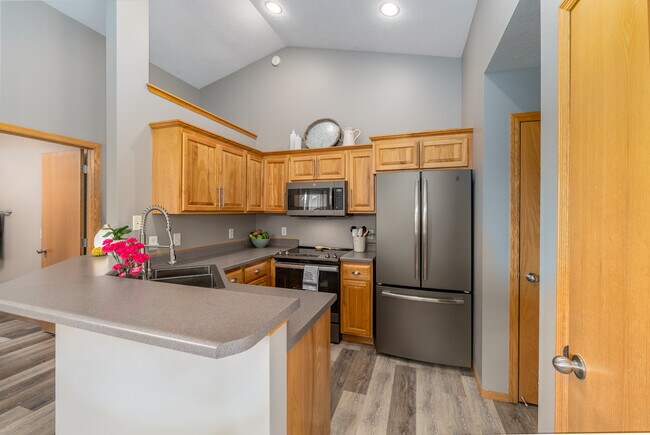 Building Photo - 4809 S Wilson Ave