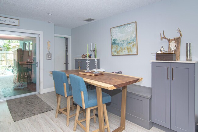 Foto del edificio - 3251 NW 65th St