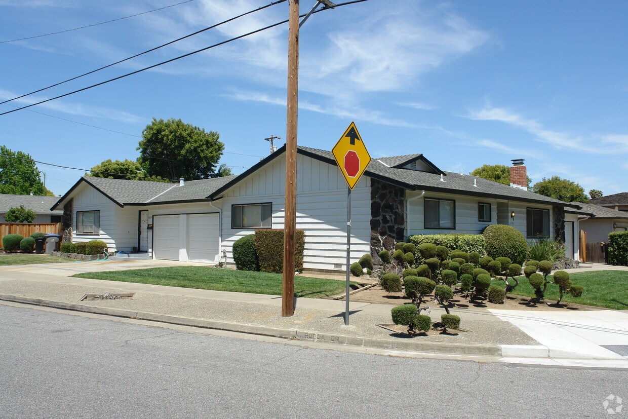 Foto principal - 1149 Nottingham Pl