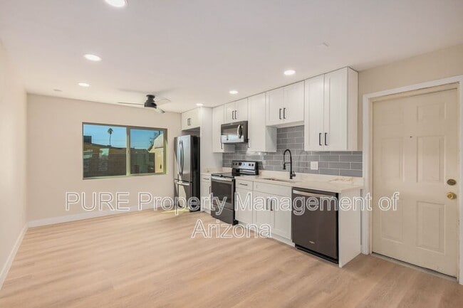Building Photo - 14824 N 28th Dr