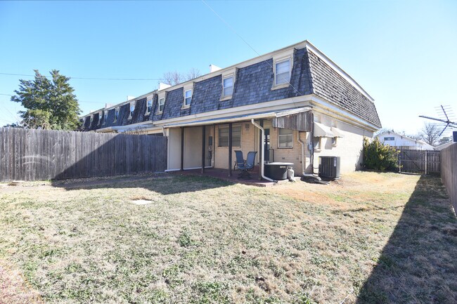 Foto del edificio - 1023 E Thompson Ave