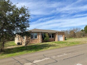 Building Photo - 307 S Mustang Ave