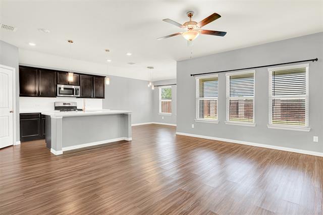 Foto del edificio - 806 Spruce Ln