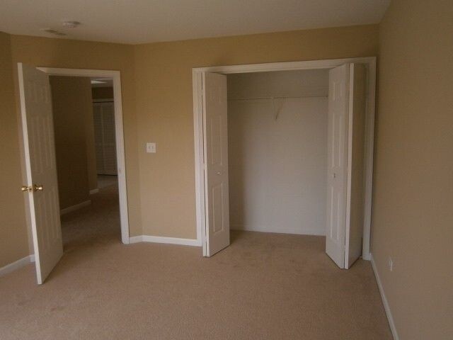 Building Photo - 15400 Greenwood Rd