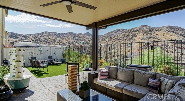 Foto del edificio - 24219 Lilac Ln