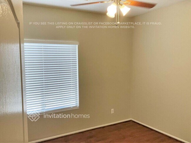 Building Photo - 774 E Drifter Pl