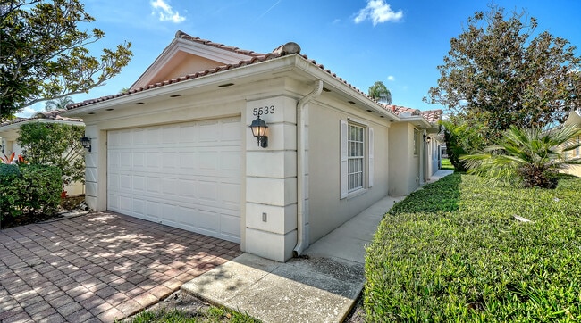 Building Photo - 5533 Avellino Pl