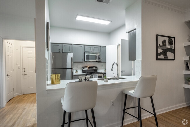 1BR, 1BA - 825SF - Kitchen - The Brixton