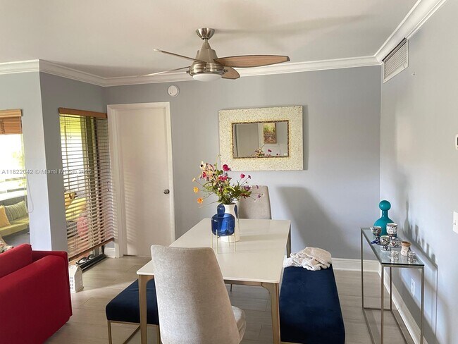Foto del edificio - 20250 NE 3rd Ct