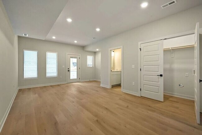 Foto del edificio - Oak Ridge Falls Townhomes - with unfinished basement!