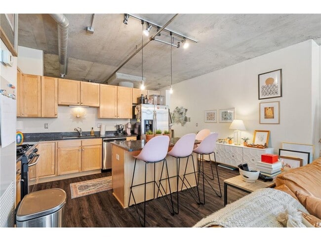 Building Photo - 720 N 4th St