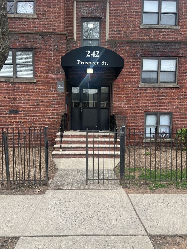 Interior Photo - 242 Prospect Street
