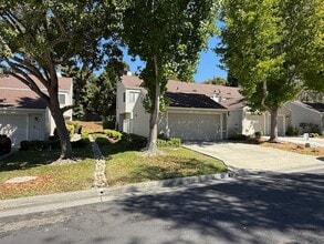 Building Photo - 2421 Branchwood Ct