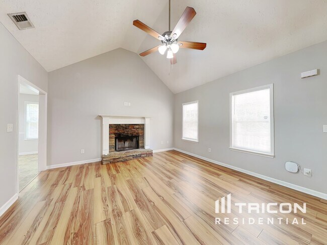 Building Photo - 45 Shadowbrook Ct