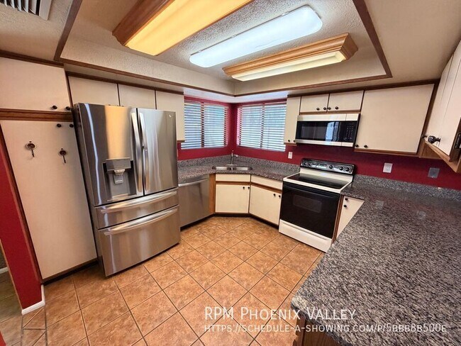 Foto del edificio - 8151 W Sierra Vista Dr