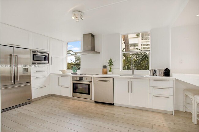 Foto del edificio - 1700 S Bayshore Ln