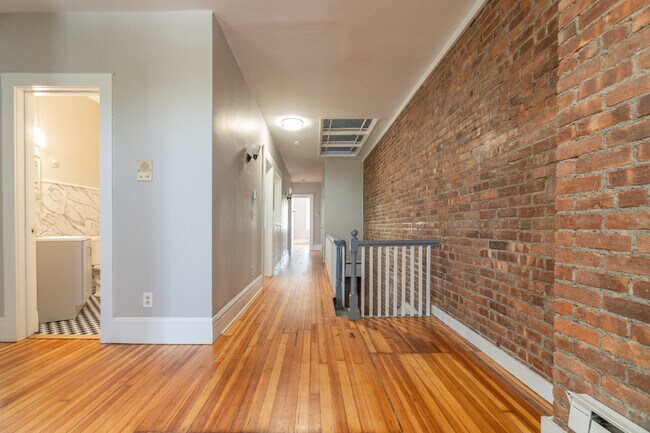 Building Photo - 361 State St