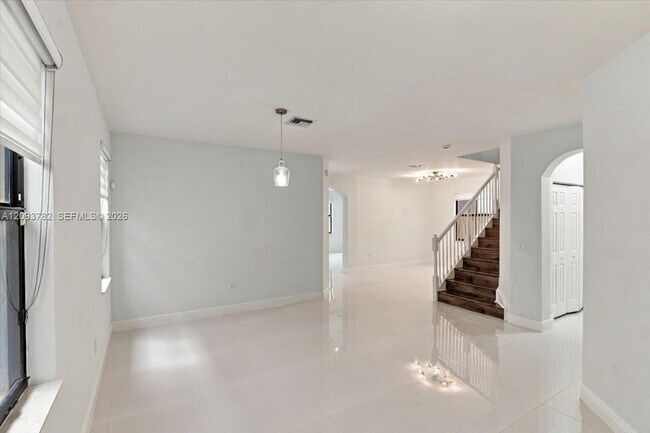 Foto del edificio - 8770 NW 99th Path
