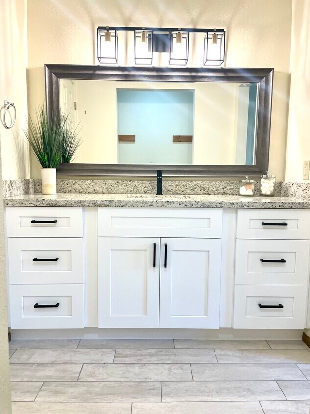 Foto principal - 5454 Folsom Dr