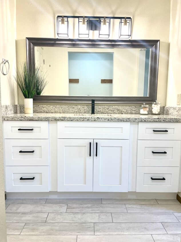 Primary Photo - 5454 Folsom Dr