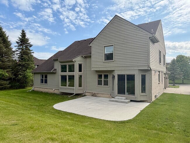 Foto del edificio - 6961 Suncrest Dr
