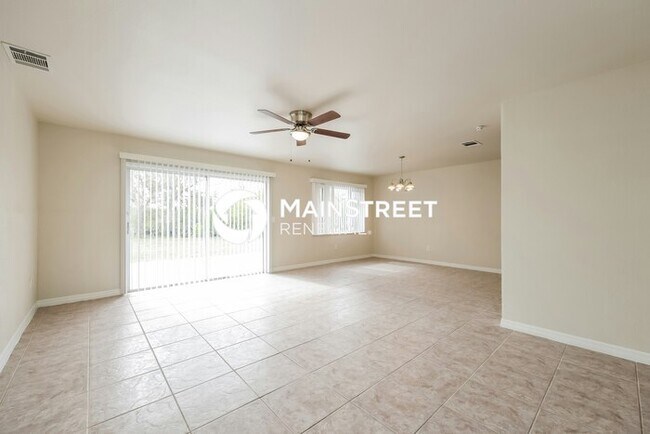 Foto del edificio - 3 Bedroom Pet-Friendly Home in NORTH PORT,...