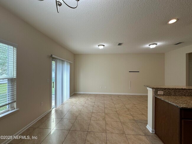 Foto del edificio - 111 Moultrie Village Ln
