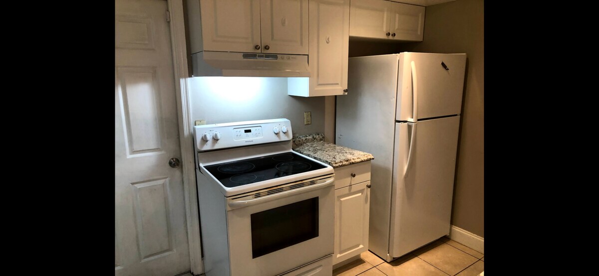 Building Photo - 7427 SW 11th Ct