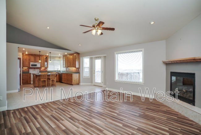 Building Photo - 144 S Mountain Rd