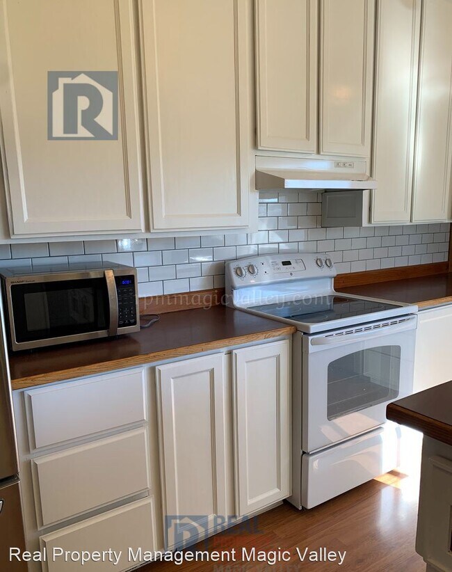 Foto del edificio - 3 br, 2 bath House - 120 Lincoln Street