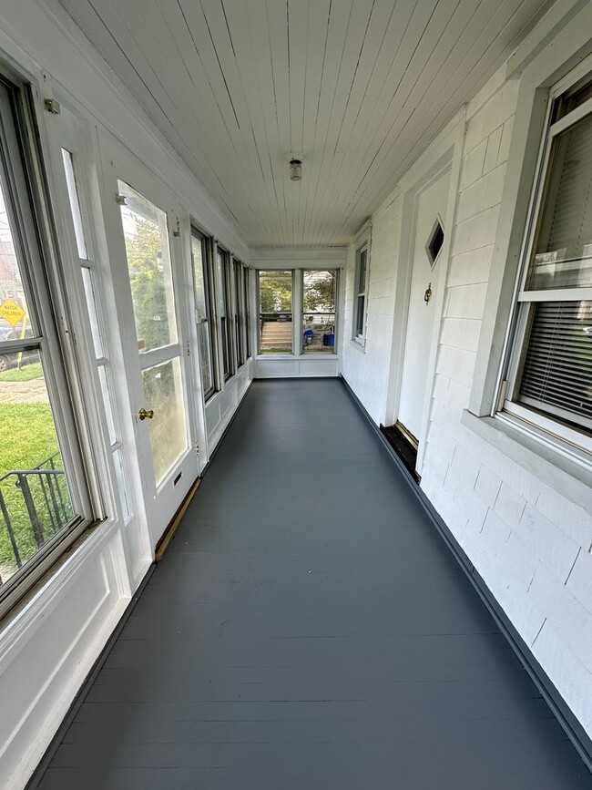 Building Photo - 3 Bed, 2 bath single in Upper Darby