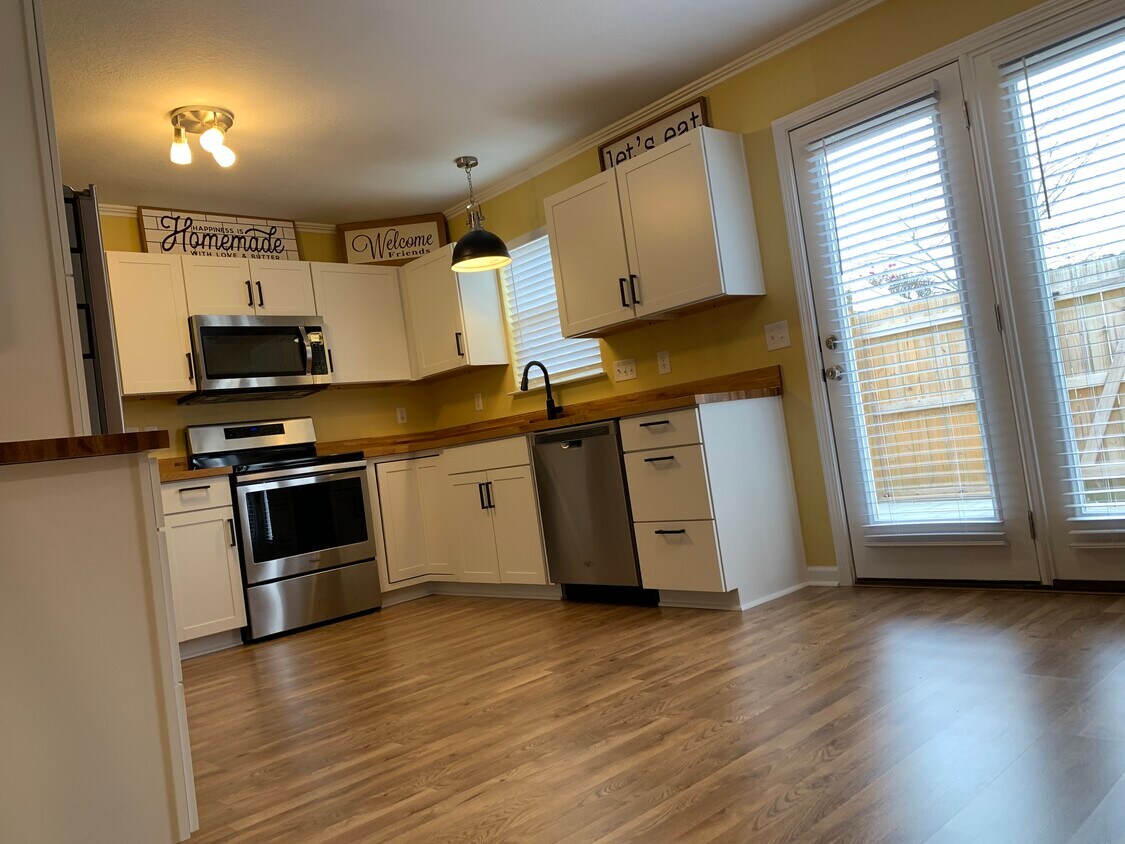 78 Yorktown Cir Unit 23, Fletcher, NC 28732 Condo for Rent in