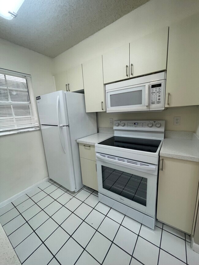Foto del edificio - 2803 N Oakland Forest Dr