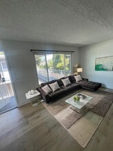 Building Photo - 18216 Kingsdale Ave