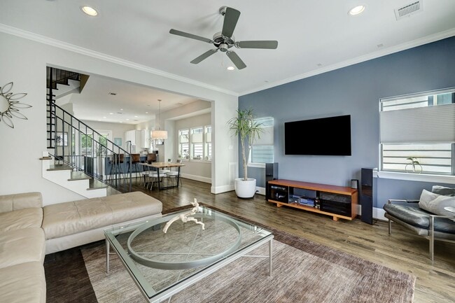 Building Photo - 2014 Crockett St